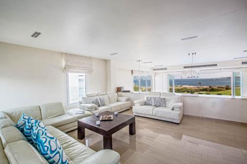 Villa In Protaras Sleeps 8 Includes Swimming Pool And Air Con 8