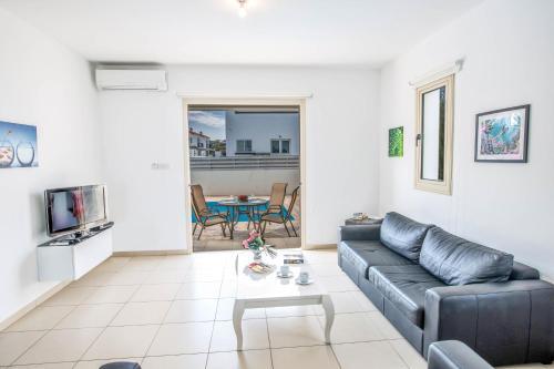 Villa In Protaras Sleeps 6 Includes Swimming Pool And Air Con 0