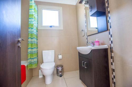 Villa In Protaras Sleeps 6 Includes Swimming Pool And Air Con 4 0