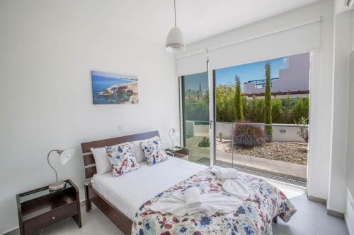 Villa In Protaras Sleeps 10 Includes Swimming Pool And Air Con 9