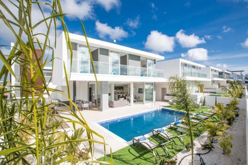 Villa In Protaras Sleeps 8 Includes Swimming Pool And Air Con 2