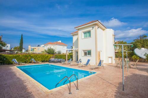 Cyprus Villa Minutes From The Beach, Protaras Villa 1245