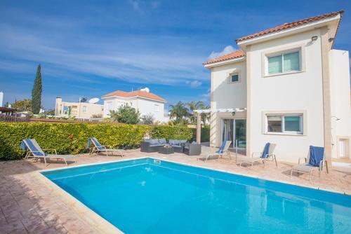 Cyprus Villa Minutes From The Beach, Protaras Villa 1245