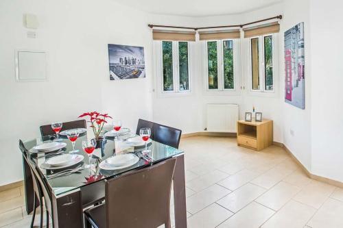 Villa In Protaras Sleeps 6 Includes Swimming Pool And Air Con 7