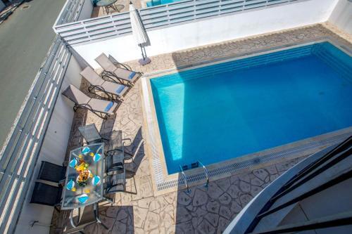 Villa In Protaras Sleeps 6 Includes Swimming Pool And Air Con 3 1