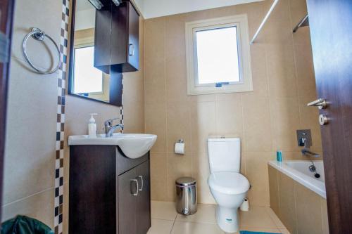 Villa In Protaras Sleeps 6 Includes Swimming Pool And Air Con 4 6