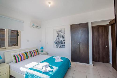 Villa In Protaras Sleeps 6 Includes Swimming Pool And Air Con 4 6