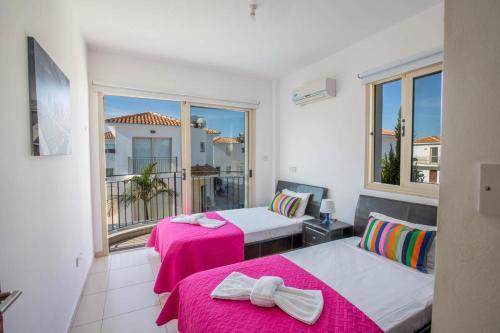 Villa In Protaras Sleeps 6 Includes Swimming Pool And Air Con 4 6