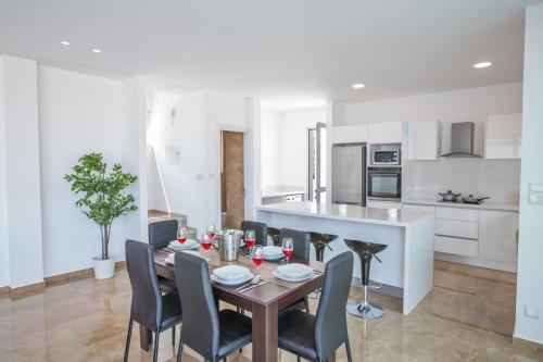 Villa In Protaras Sleeps 6 Includes Swimming Pool And Air Con 6 0