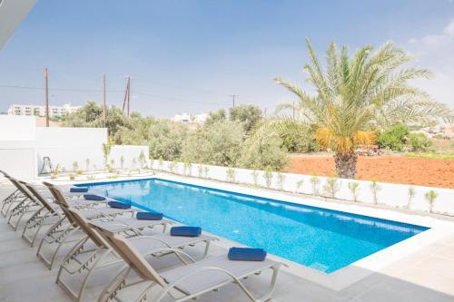 Villa In Protaras Sleeps 6 Includes Swimming Pool And Air Con 6 0