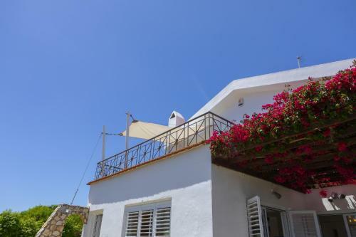 Villa Kira
