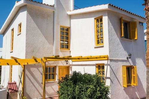 Stay Pernera Villa