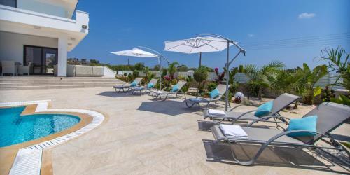 Villa In Protaras Sleeps 8 Includes Swimming Pool And Air Con 9