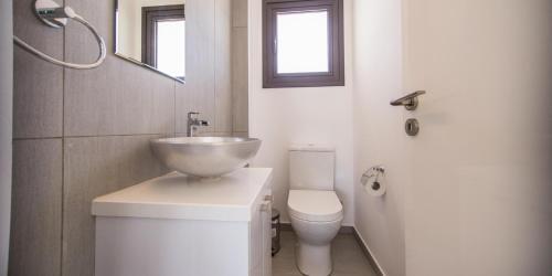 Villa In Protaras Sleeps 8 Includes Swimming Pool And Air Con 9