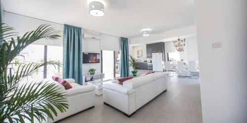 Villa In Protaras Sleeps 8 Includes Swimming Pool And Air Con 9
