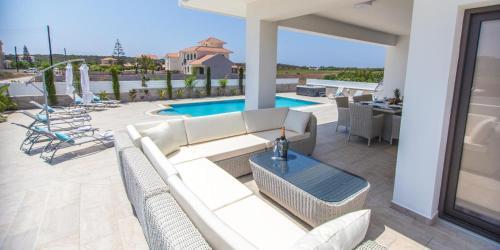 Villa In Protaras Sleeps 8 Includes Swimming Pool And Air Con 9