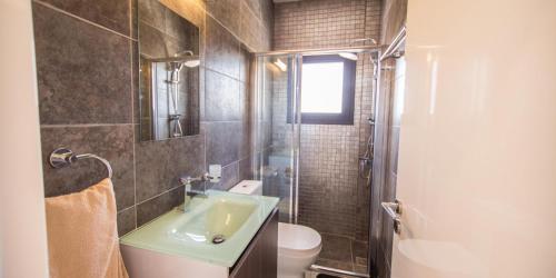 Villa In Protaras Sleeps 8 Includes Swimming Pool And Air Con 9