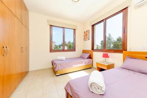 Villa In Protaras Sleeps 6 Includes Swimming Pool And Air Con 7 4