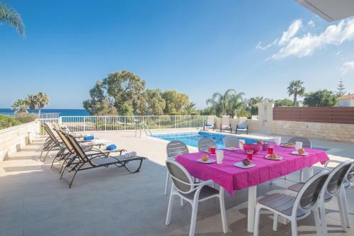 Villa In Protaras Sleeps 8 Includes Swimming Pool And Air Con 8 8