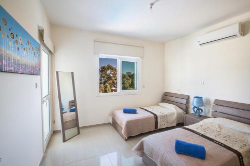 Villa In Protaras Sleeps 8 Includes Swimming Pool And Air Con 8 8