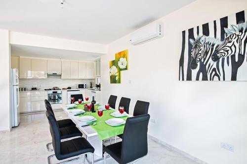 Villa In Protaras Sleeps 8 Includes Swimming Pool And Air Con 8 8