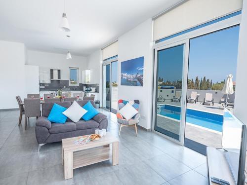 Five Bedrooms Villa 1249