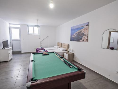 Five Bedrooms Villa 1249