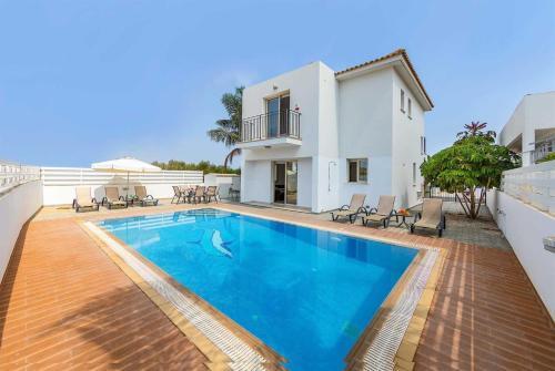 Villa Cherry Palm