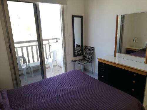 Polyxenia Holiday House