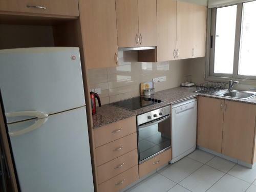 Polyxenia Holiday House