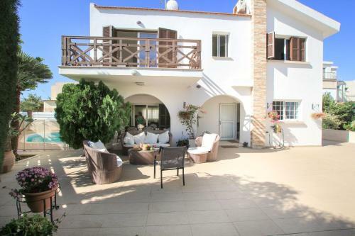 Villa Fig Tree 3 Bed Villa Heated Pool Protaras