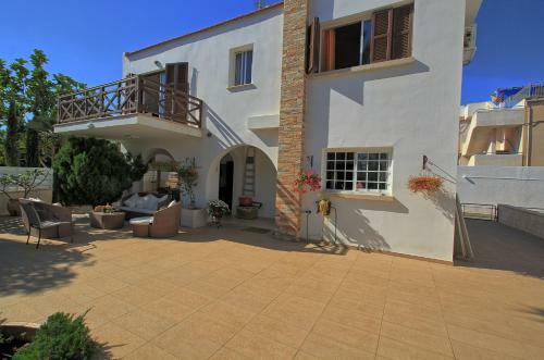 Villa Fig Tree 3 Bed Villa Heated Pool Protaras