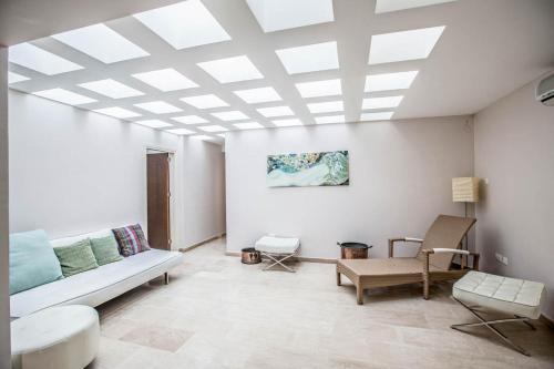 Villa In Protaras Sleeps 10 Includes Swimming Pool And Air Con 7 6