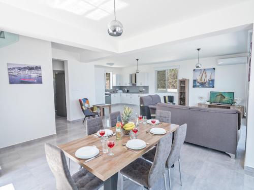 5 Star Private Villa, Protaras, Protaras Villa 1222
