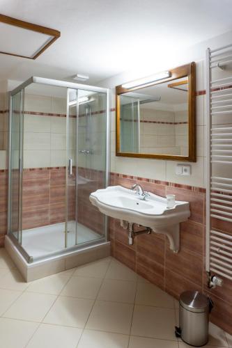 Hostal Penzion R??e