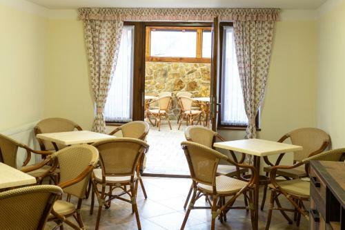 Hostal Penzion R??e