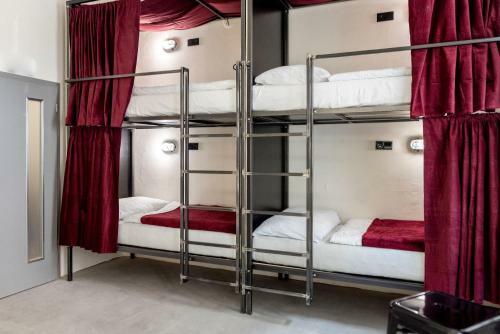 Hostal Wake Up Wellness Hostel