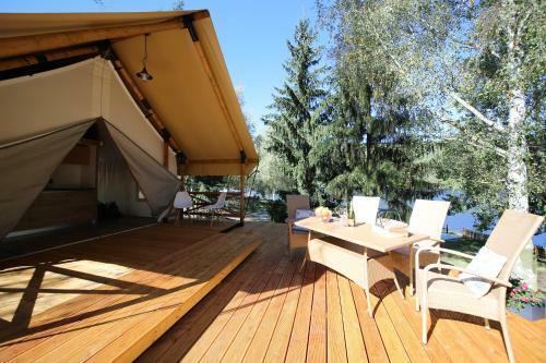 Marina & Glamping Nov� ?ivoho??