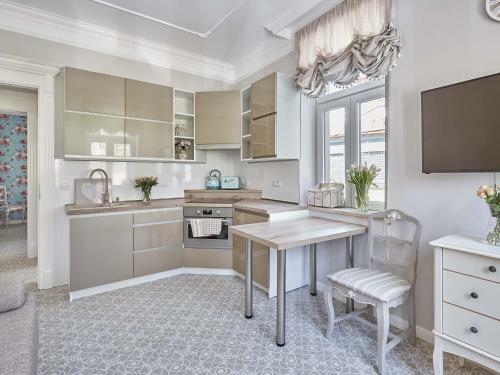Apart House Plesia2