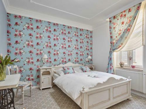 Apart House Plesia2