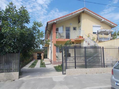 Hostal Vila Rapsodiei