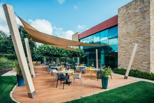 Pierre Hotel & Restaurant