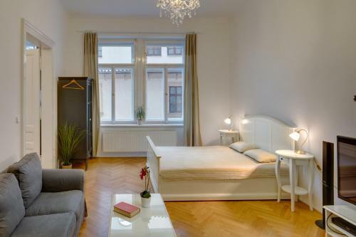 Karlova Old Town Apartment