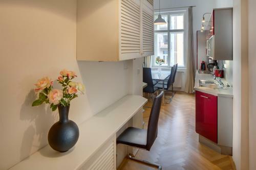 Kaprova Old Town Apartments