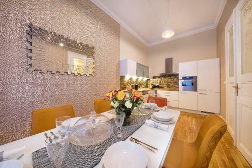 Luxurious Apartments Ujezd