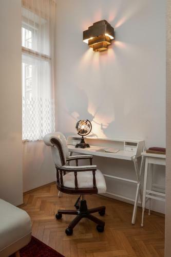 Neat Apartments At Smichov