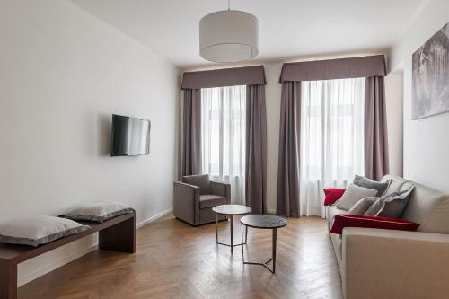 Aparthotel H7 Palace