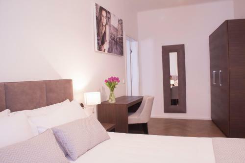 Aparthotel H7 Palace