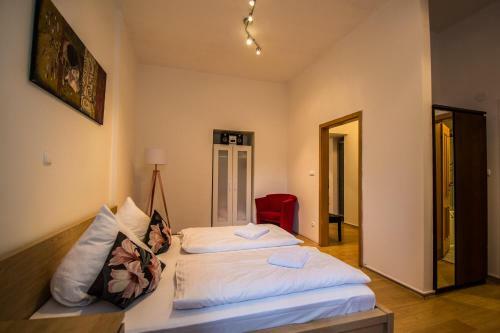 Riverside Ruterra Apartment