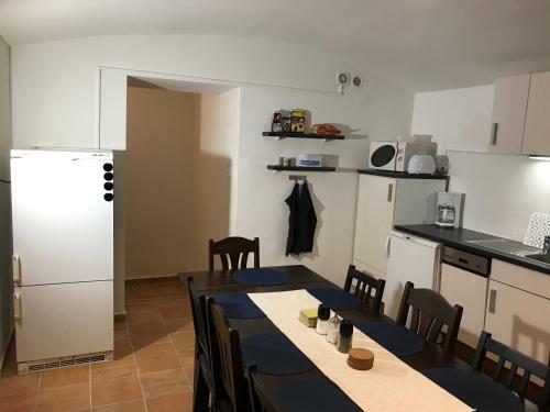 Apartamento Big Homebase With Billardtable